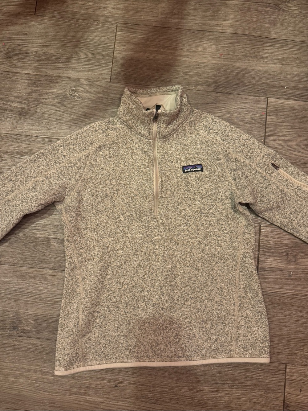 Patagonia Women’s Heathered Light Gray Quarter-Zip Pullover